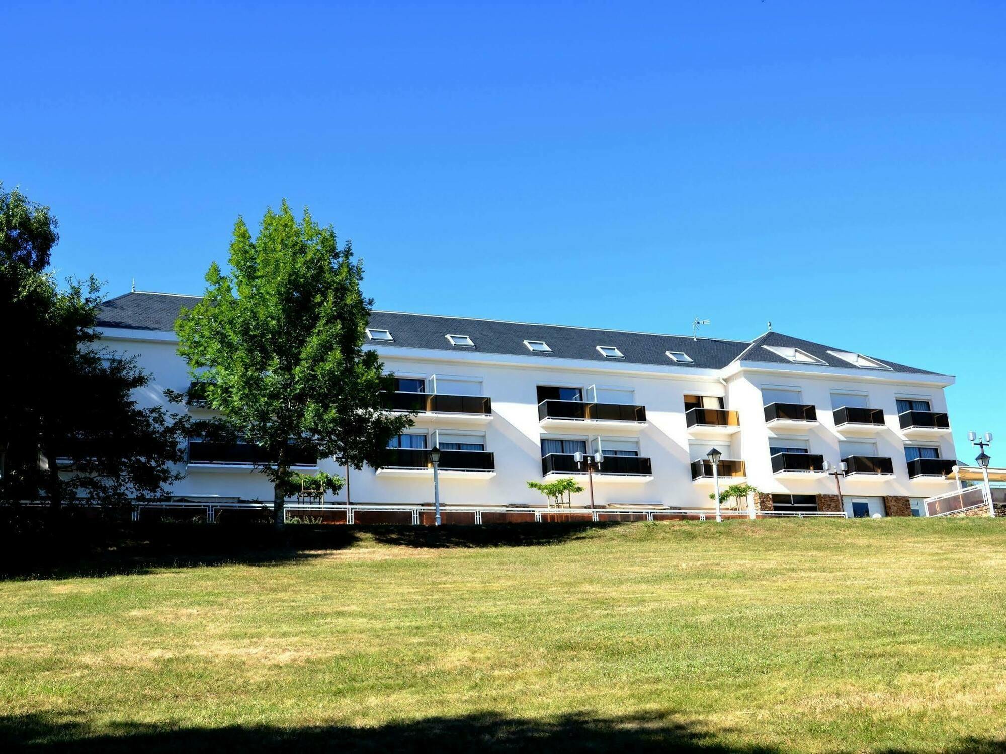 Authentic By Balladins - Rodez / Le Segala Baraqueville Exterior photo